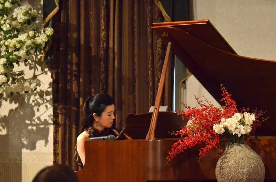 ピアノ：山田百合子さん